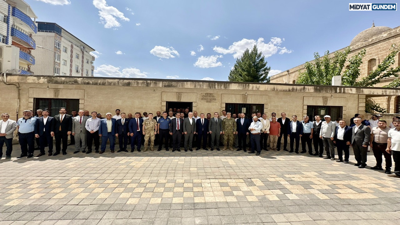 Midyat’ta Bayramlaşma, Farklı İnançlardan Vatandaşlar Bir Araya Geldi (3)