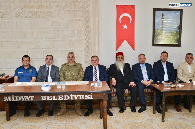 Midyat’ta Bayramlaşma, Farklı İnançlardan Vatandaşlar Bir Araya Geldi (6)
