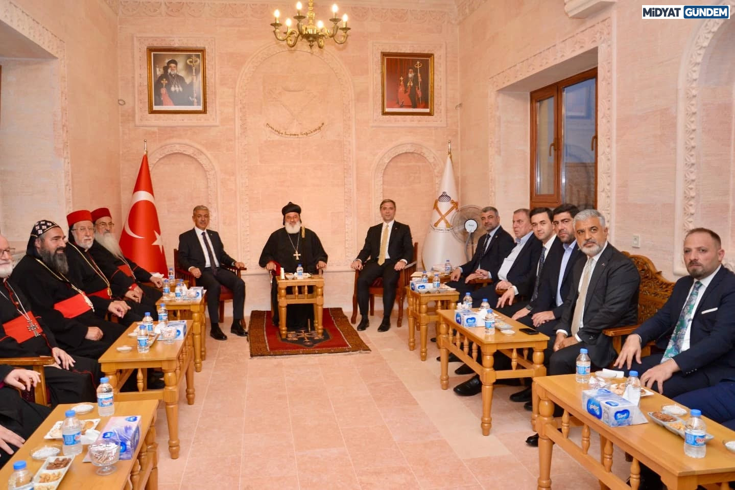 Ak Partili Sırakaya Midyat’ta Ziyaretlerde Bulundu (1)