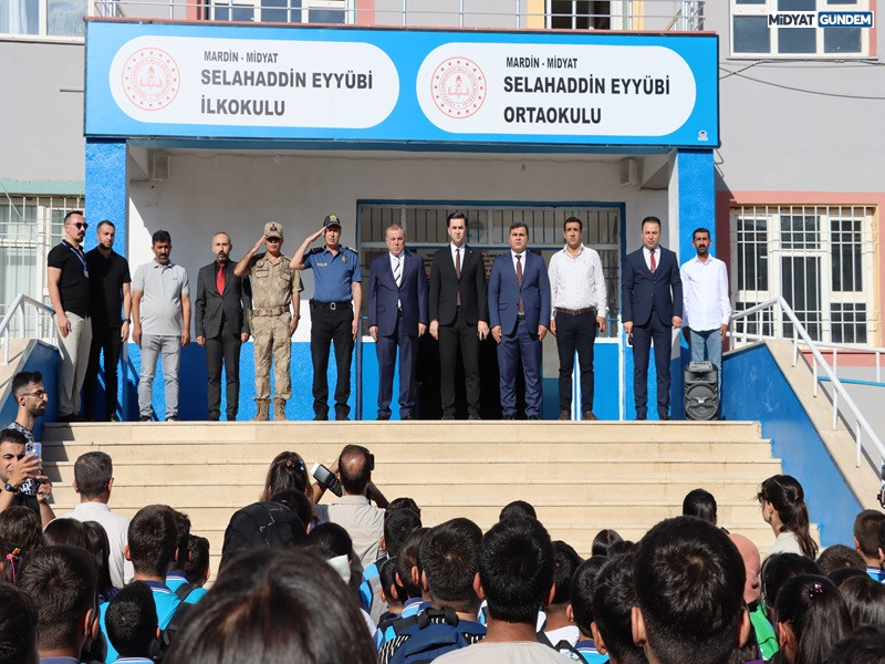 Midyat’ta 2025 2026 Eğitim Öğretim Yılı Törenle Başladı (3)