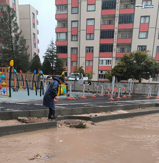 Marsu Midyat’ta Yoğun Yağışlara Karşı Hızla Müdahale Ediyor1