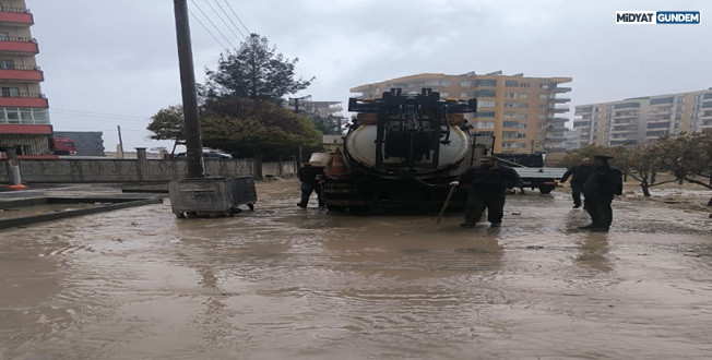 Marsu Midyat’ta Yoğun Yağışlara Karşı Hızla Müdahale Ediyor2