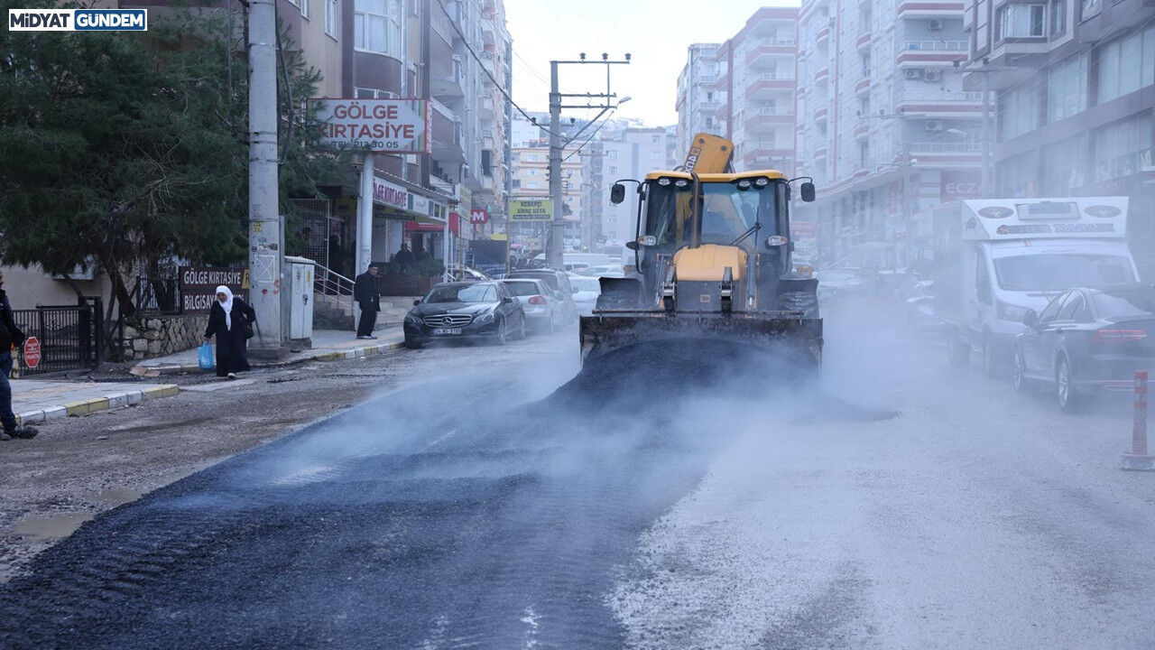 Mardin Büyükşehir Belediyesi’nden Asfalt Seferberliği