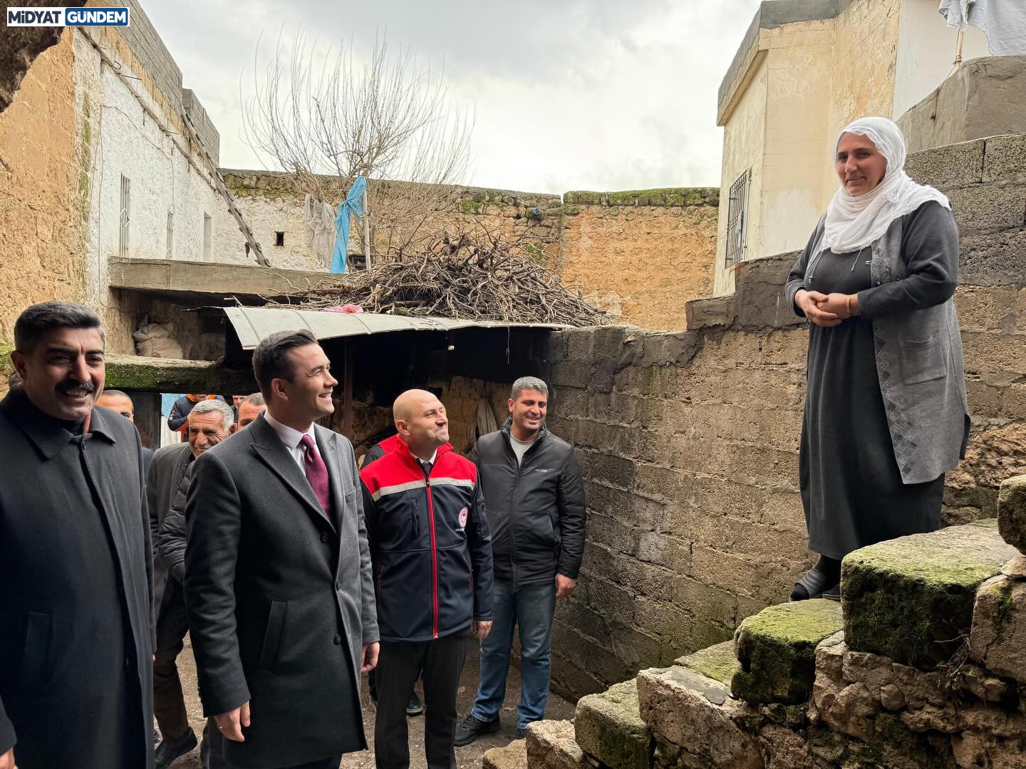 Midyat’ta Devlet Millet El Ele İneği Telef Olan Aileye Umut Oldular (2)