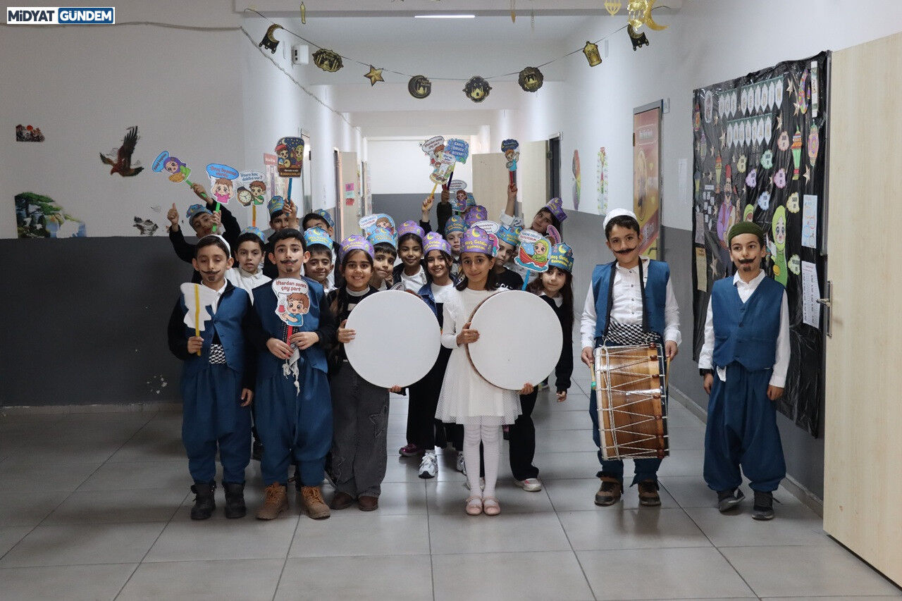 Midyat’ta, Sokaklar Mani Ve İlahilerle Şenlendi (1)