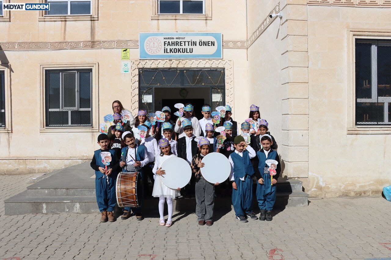 Midyat’ta, Sokaklar Mani Ve İlahilerle Şenlendi (2)