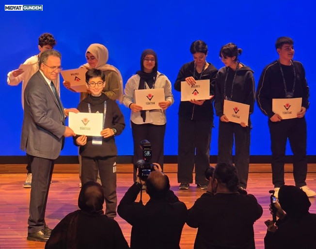 Midyat’tan Tübi̇tak’ta Çifte Bölge Birinciliğib