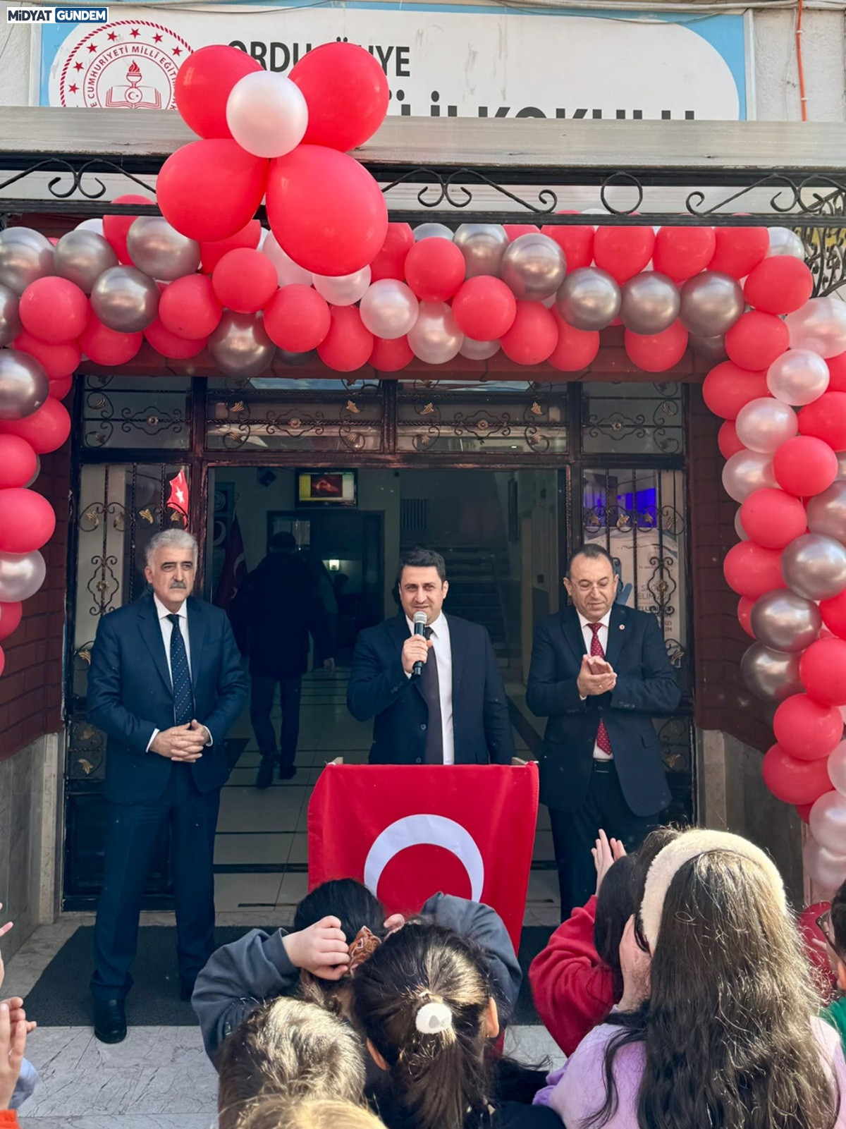 Oyak Çimento “Renkli Yakalar1