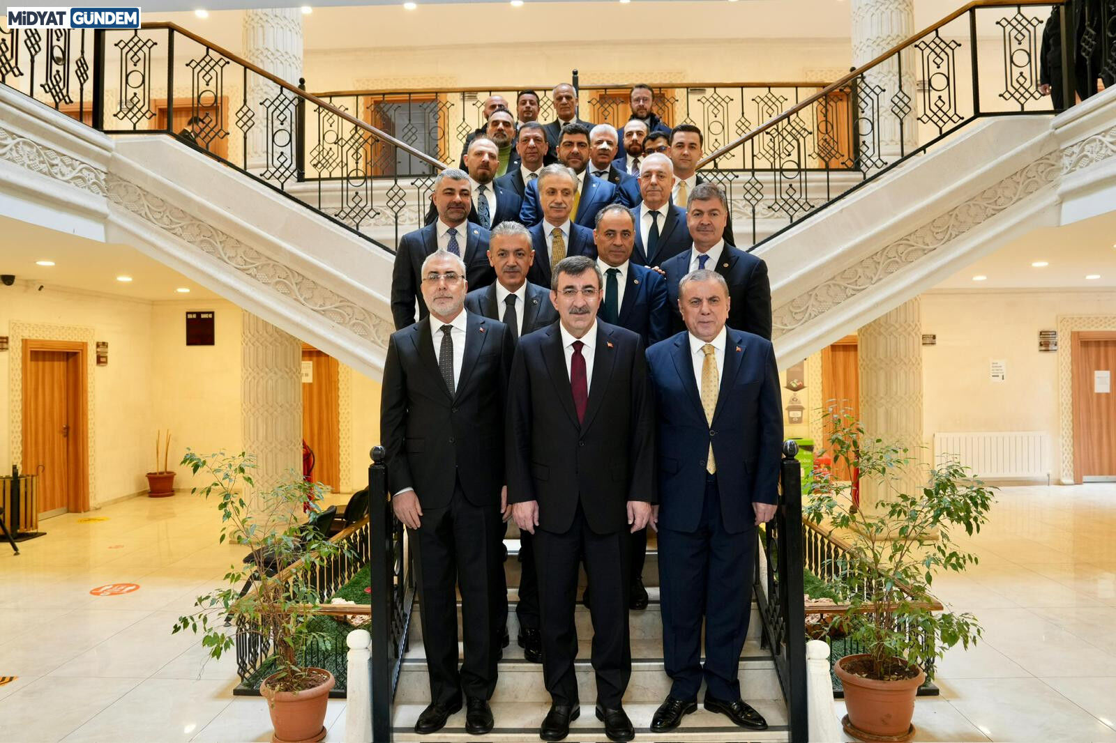 Cumhurbaşkanı Yardımcısı Yılmaz Midyat’ta (3)