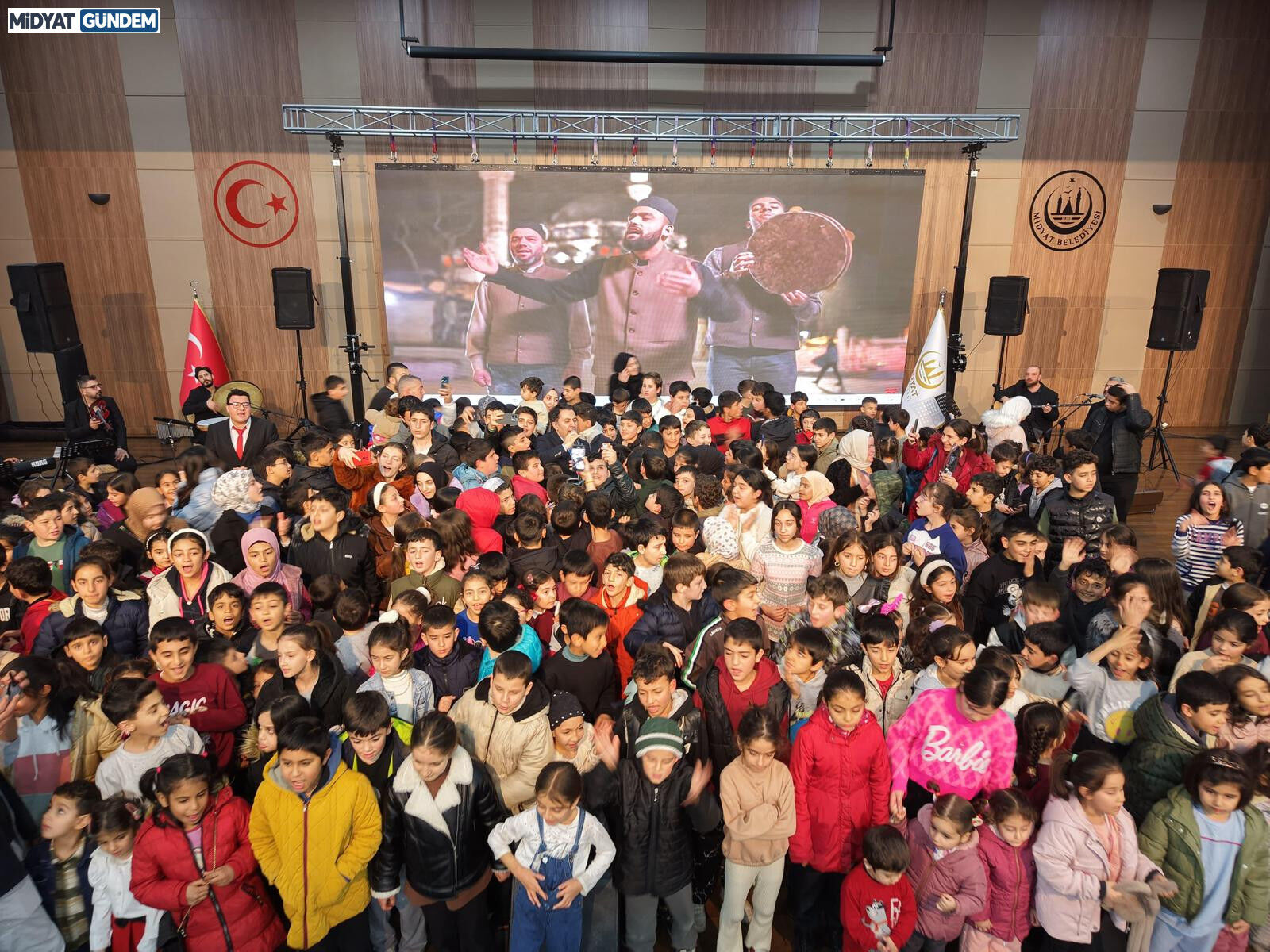 Midyat’ta Dünya Kadınlar Günü’ne Özel İlahi Konseri Düzenlendi (3)