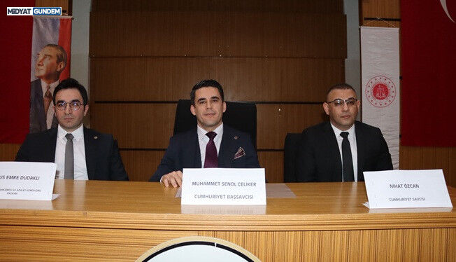 Midyat’ta Gençlere Yönelik Bilişim Suçları Konferansı Düzenlendi (3)