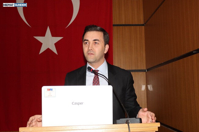 Midyat’ta Gençlere Yönelik Bilişim Suçları Konferansı Düzenlendi (4)