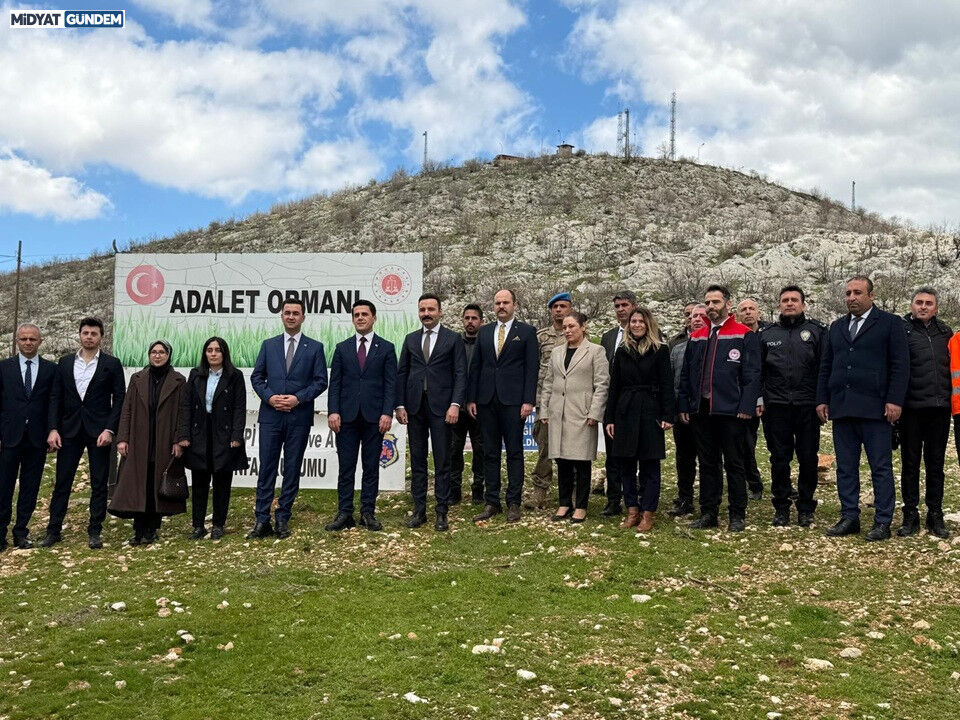 Dargeçit’te Orman Haftası Kapsamında Fidan Dikim Etkinliği Gerçekleştirildi (2)