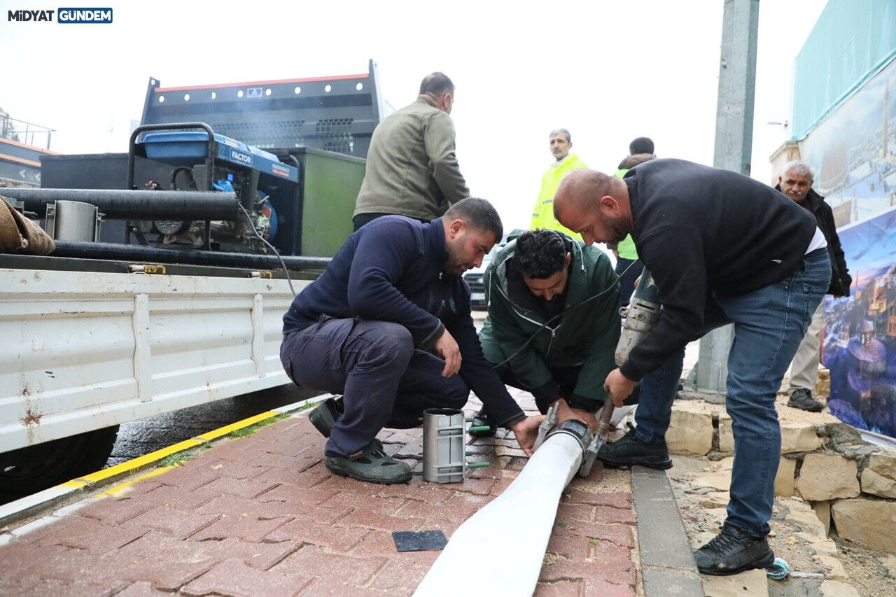 Mardin Büyükşehir Belediyesi ve MARSU’dan Sel Seferberliği