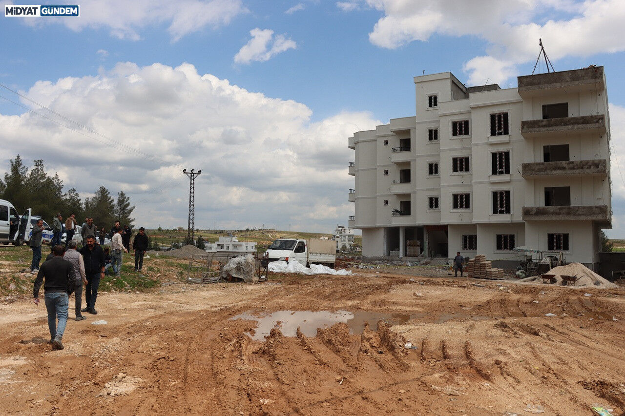 Midyat’ta İş Kazası 4. Kattan Düşen İşçi Hayatını Kaybetti (2)