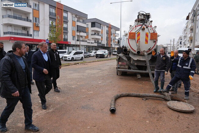 Midyat’ta Rekor Yağış Devletin Tüm Birimleri Sahada! (1)