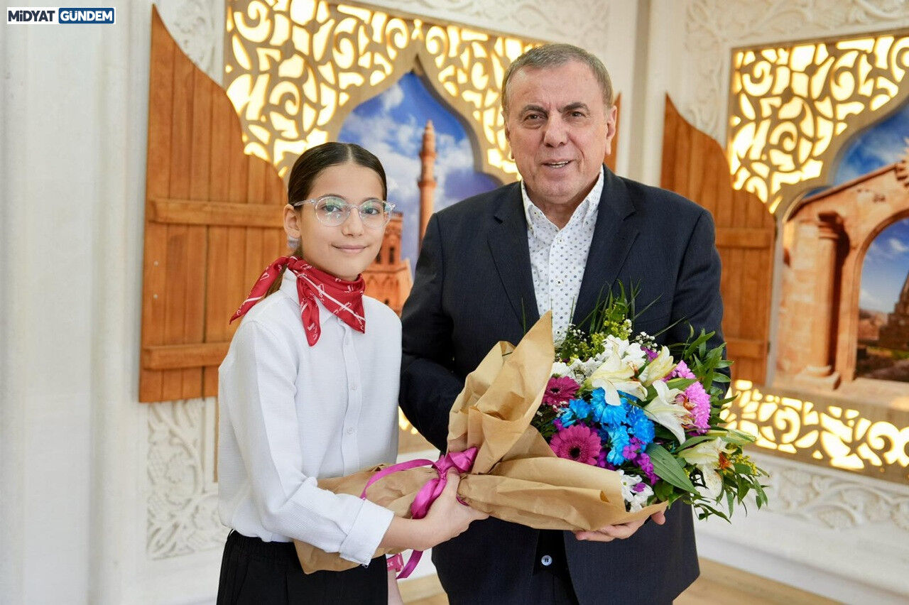 Minik Başkan Koltuğa Oturdu 23 Nisan’da Anlamlı Devir Teslim (2)