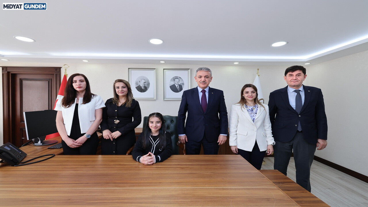 Minik Ela Naz, Valilik Koltuğuna Oturdu