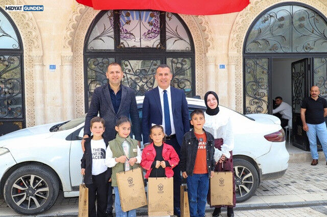 23 Nisan’da Minik Başkanlar İş Başında: Makam Koltuğu Çocuklara Emanet