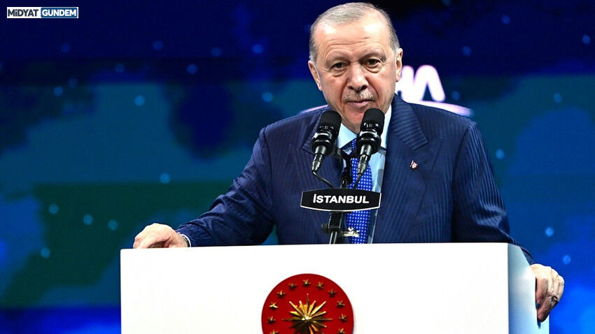 Fuar Cumhurbaskani Erdogan 040137136
