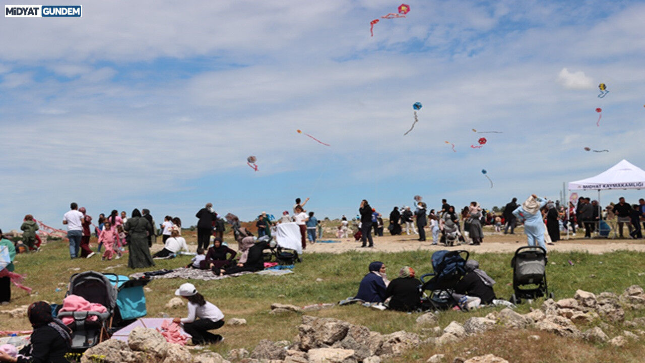 Midyat Semaları Uçurtmalarla Renklendi (2)