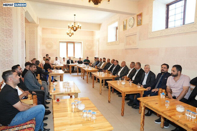 Midyat’ta Bayramlaşma Geleneği Şahinler Konağı’nda Yaşatılıyor (7)
