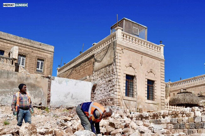 Midyat’ta Tarihi Doku “Katori” Taşıyla Yeniden Hayat Buluyor (3)