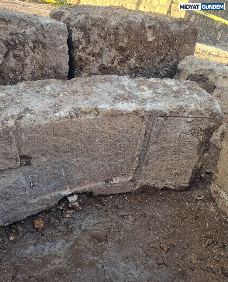 Midyat’ta Süryanice Kitabeler Bulundu (6)
