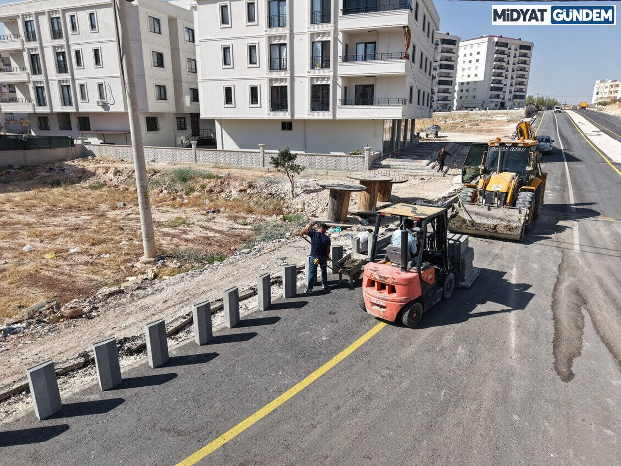 Midyat’ta Bağlar Mahallesi’nin Ulaşım Altyapısı Güçlendiriliyor (2)