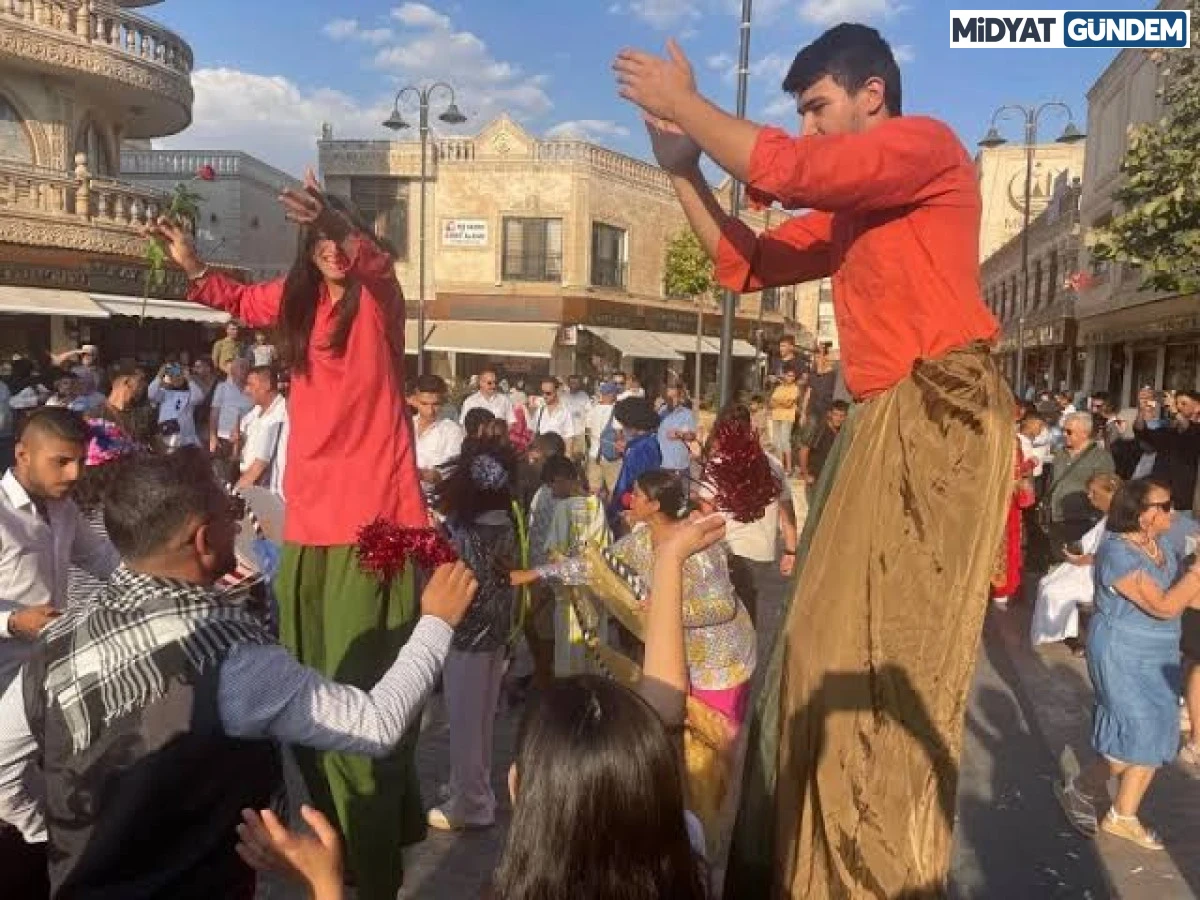 Midyat’ta Renkli Festival: Uçan Halı 8’inci Kez Havalandı