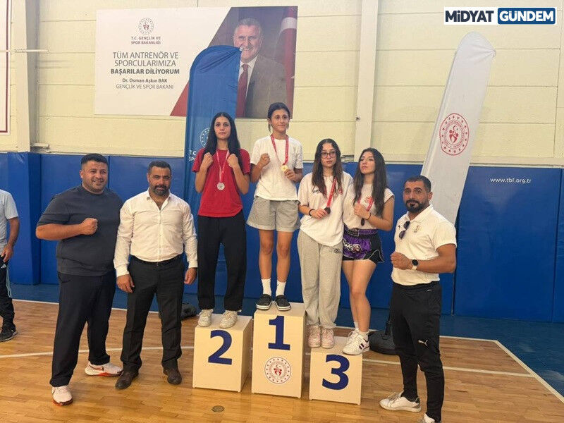 Bayraklı Belediyesi Kick Boksta Zirvede (2)