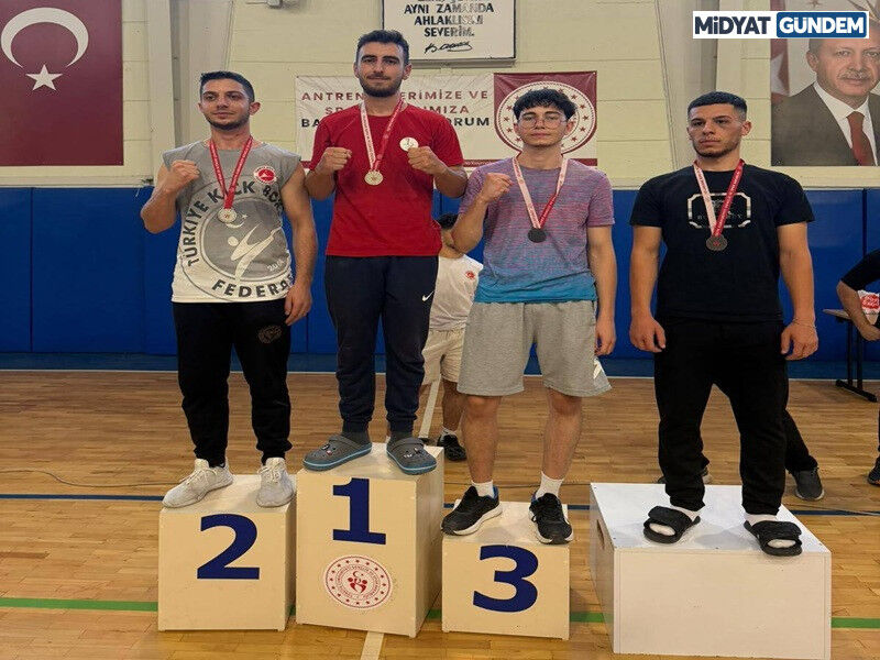 Bayraklı Belediyesi Kick Boksta Zirvede (4)