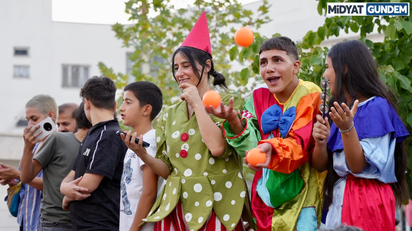 Midyat’ta 8. Uluslararası Uçan Halı Çocuk Festivali Coşkusu (1)