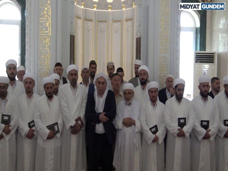 Midyat’ta Asırlık Medrese Geleneği 36 Yeni Mele İcazetini Aldı