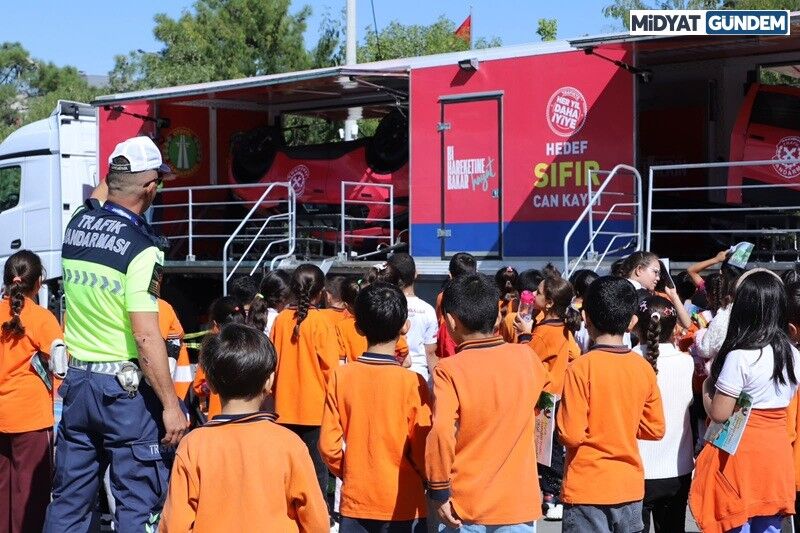 Mardin Jandarması Çocuklara Trafik Eğitimi Verdi (3)
