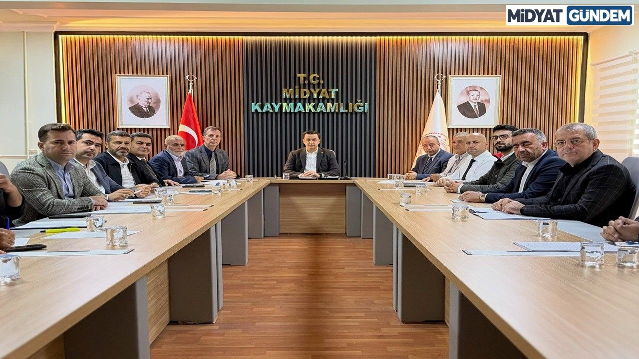 Midyat’ta Sosyal Yardımlaşma Ve Dayanışma Vakfı Toplantısı Yapıldı